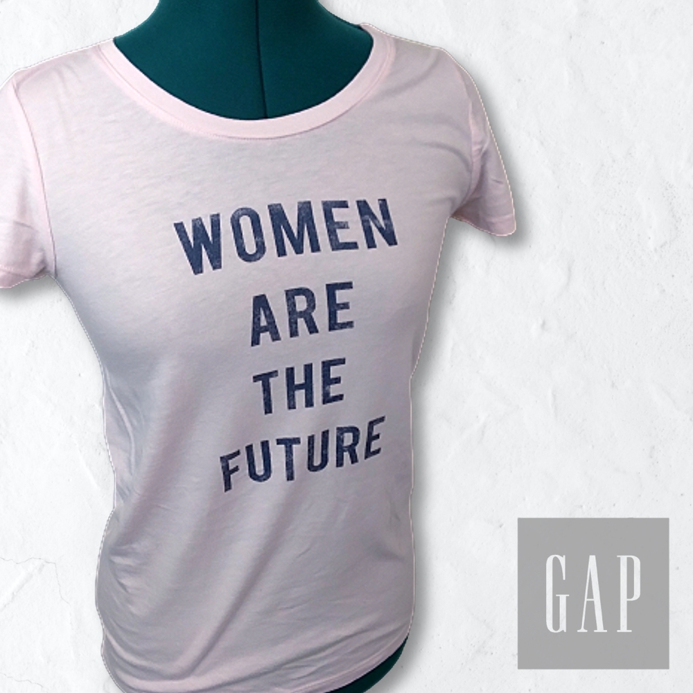 GAP - WOMEN ARE THE FUTURE | Lt. Pink X-Small Babydoll Tee